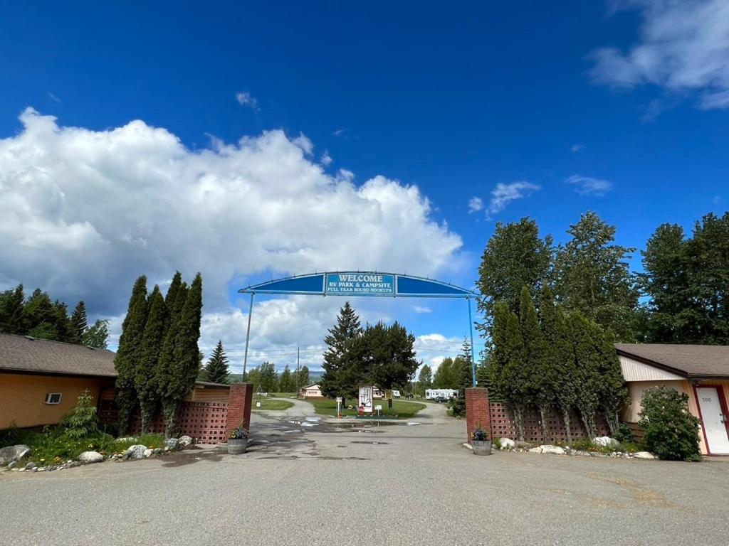 Airport Inn Квінел Екстер'єр фото