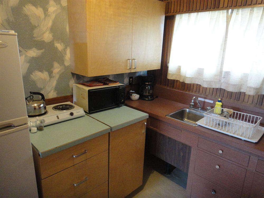 Airport Inn Квінел Екстер'єр фото