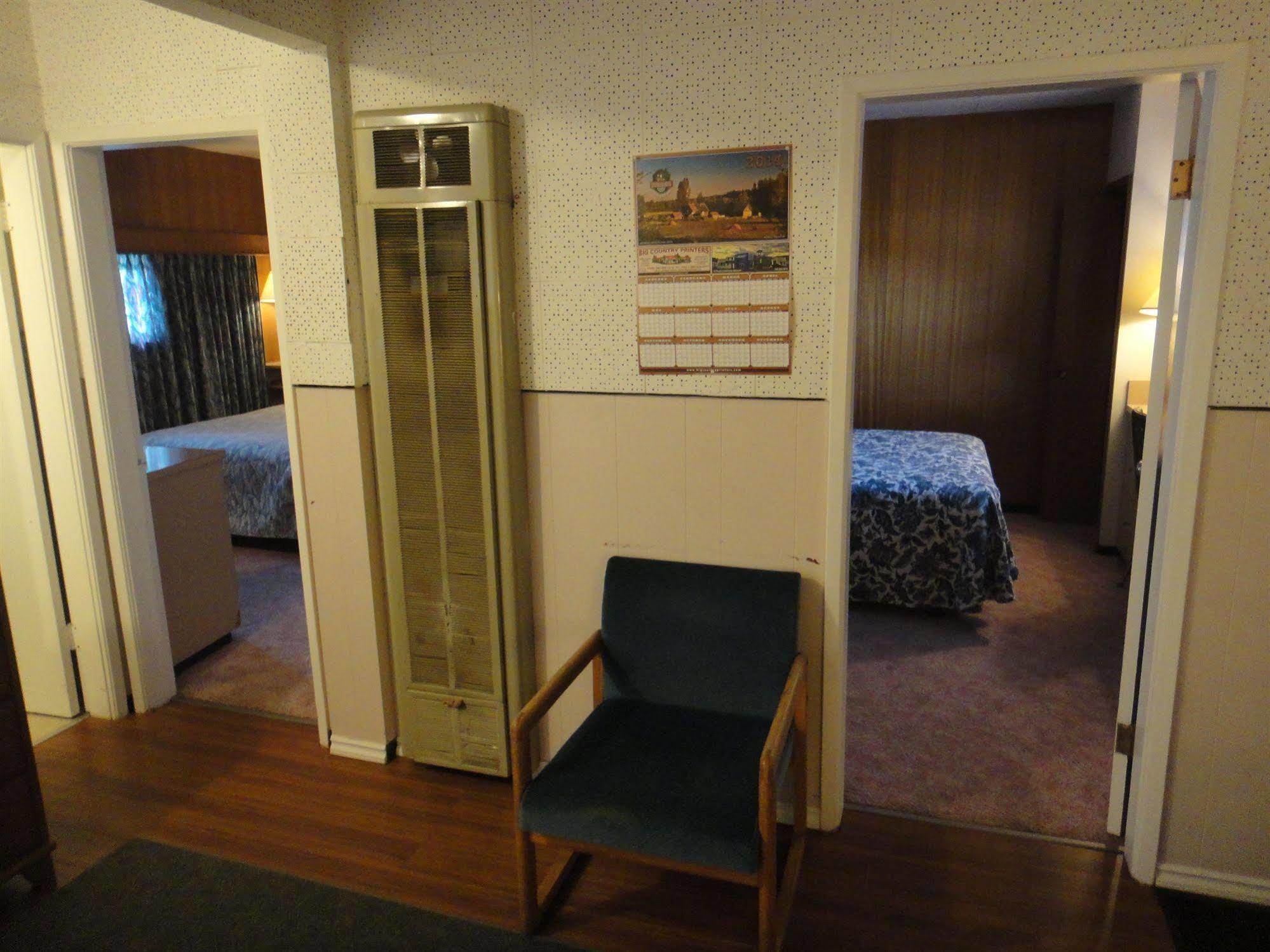Airport Inn Квінел Екстер'єр фото
